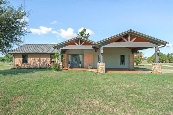 301 Vz County Road 3412, Wills Point, TX 75169