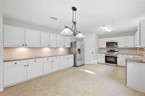 9209 Glen Falls Lane, Denton, TX 76210