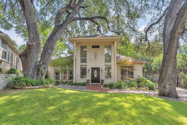 6904 Allen Place Drive, Fort Worth, TX 76116