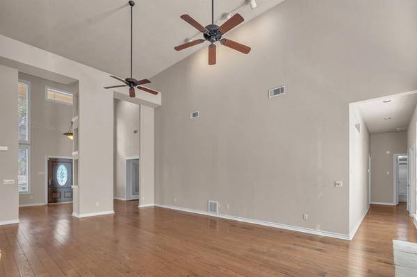6904 Allen Place Drive, Fort Worth, TX 76116