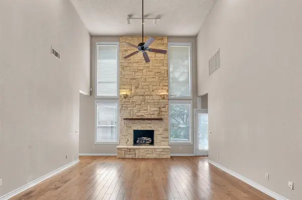 6904 Allen Place Drive, Fort Worth, TX 76116
