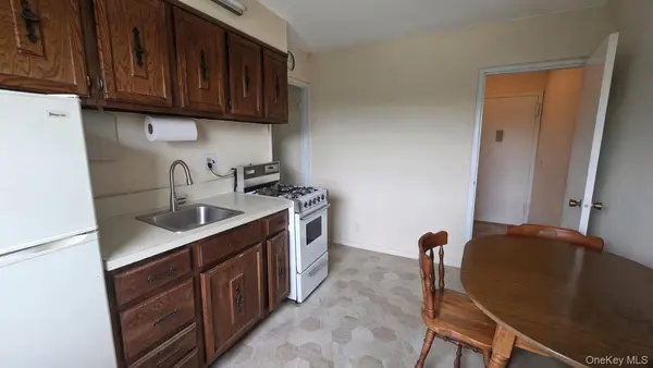 1523 Central Park #8F, Yonkers, NY 10710