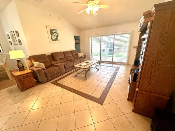 3033 HILLSIDE LN, The Villages, FL 32162