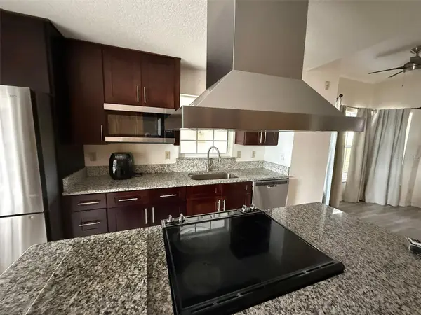 17430 HILLSIDE DR, Montverde, FL 34756