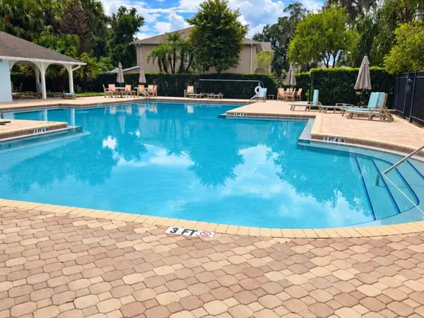 5866 FISHHAWK RIDGE DR, Lithia, FL 33547