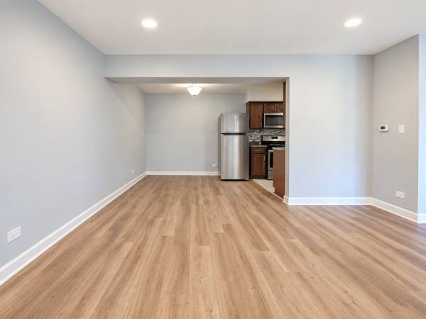 540 W Lodge TRL #G, Wheeling, IL 60090