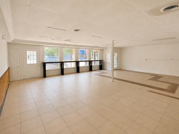 2114 W Devon AVE, Chicago, IL 60659