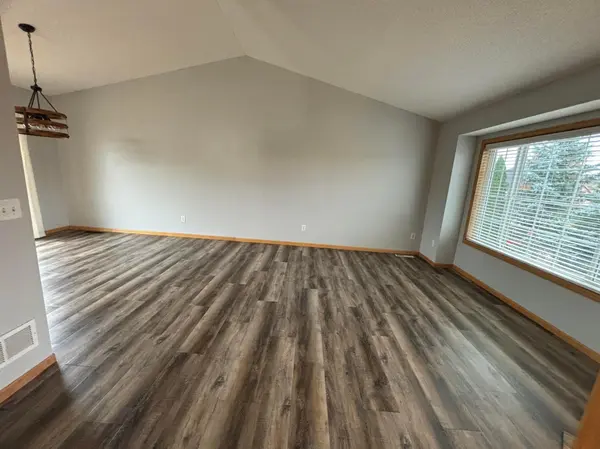 911 Morrison AVE S, Annandale, MN 55302