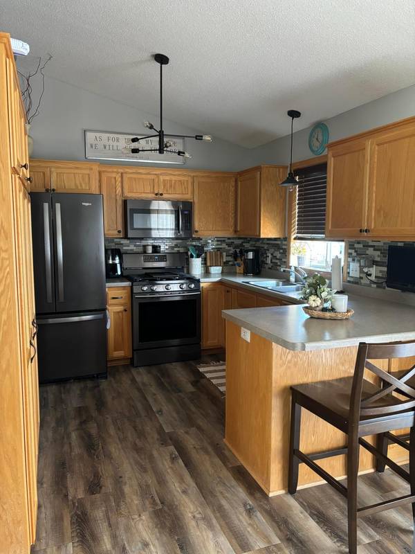 911 Morrison AVE S, Annandale, MN 55302