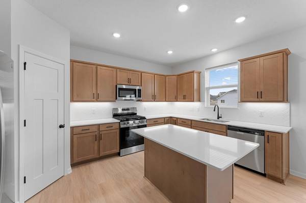 6431 Jarvis AVE, Cottage Grove, MN 55016