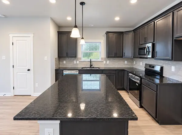 200 Augusta Way, Burns, TN 37029