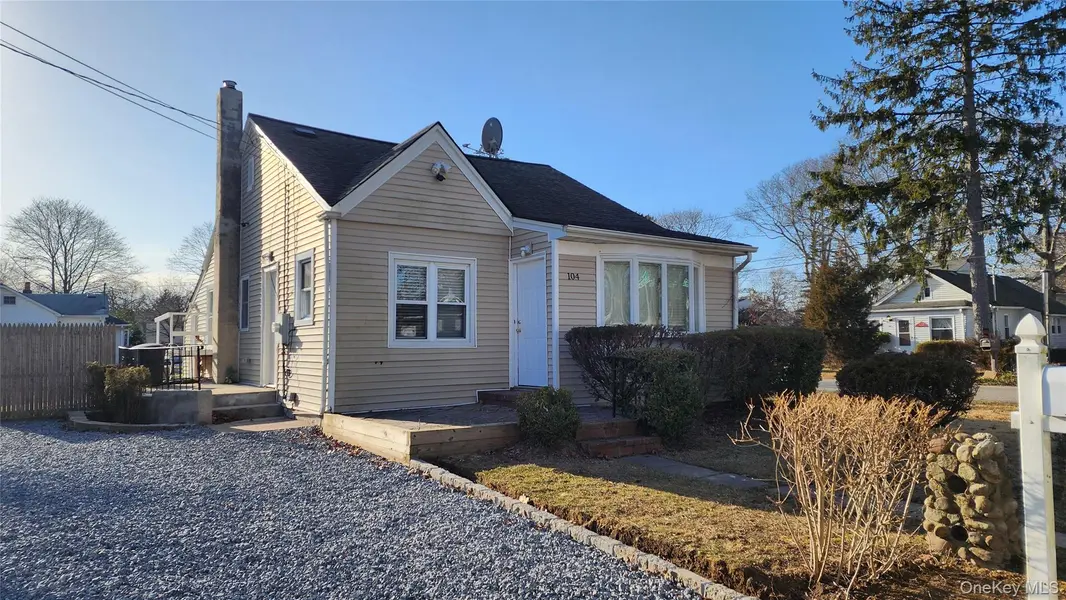 104 Moriches DR, Mastic Beach, NY 11951