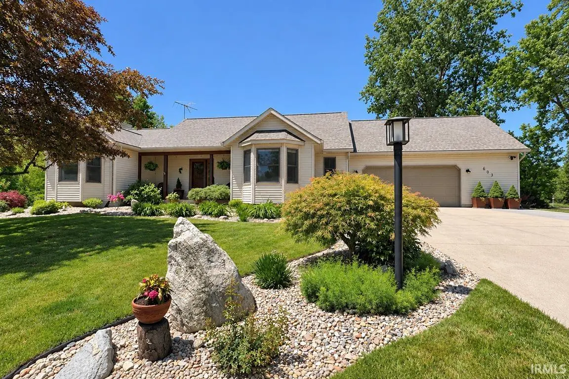 603 Redbud LN, Middlebury, IN 46540-9455