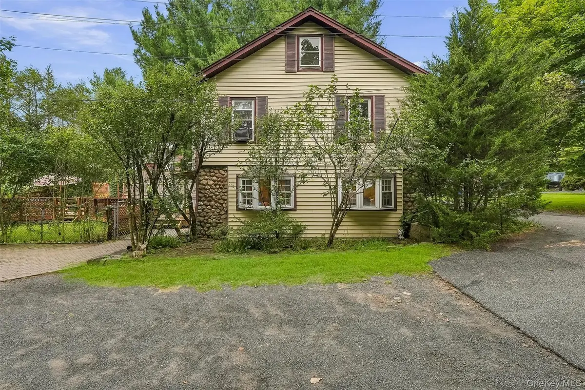 164 Woodland AVE, Pearl River, NY 10965