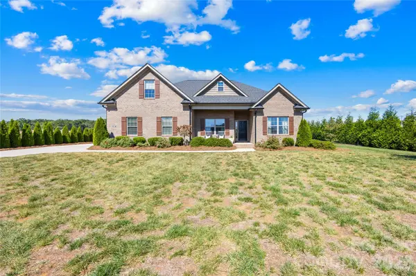 2107 Parrothead DR, Monroe, NC 28110