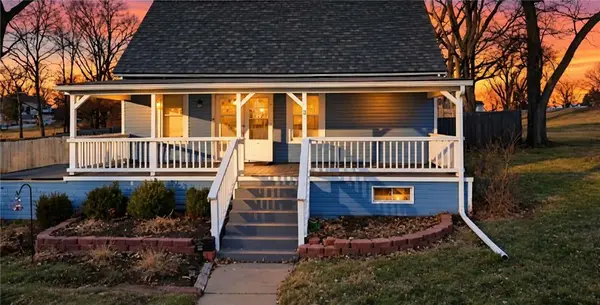 36 Logan ST, Leavenworth, KS 66048
