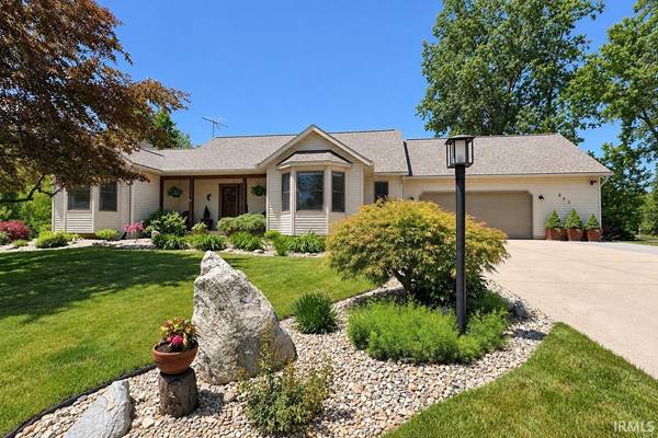 603 Redbud LN, Middlebury, IN 46540-9455