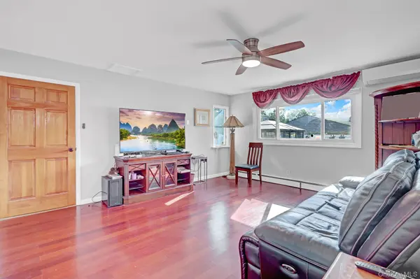 1233 12th ST, West Babylon, NY 11704