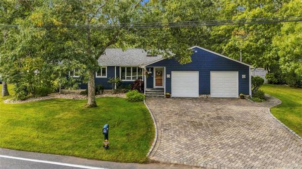 67 Wakeman RD, Hampton Bays, NY 11946