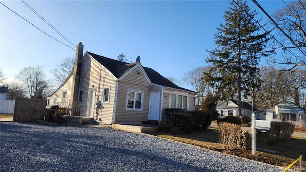 104 Moriches DR, Mastic Beach, NY 11951