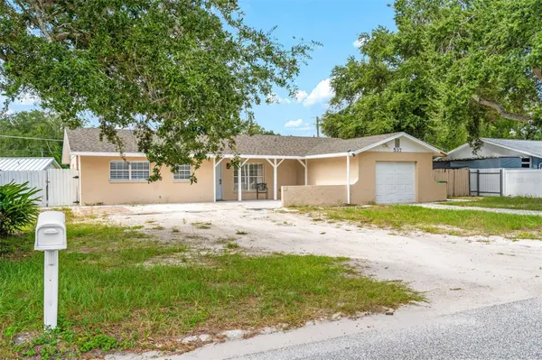537 MELODY CIR, Sarasota, FL 34237