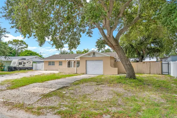 537 MELODY CIR, Sarasota, FL 34237