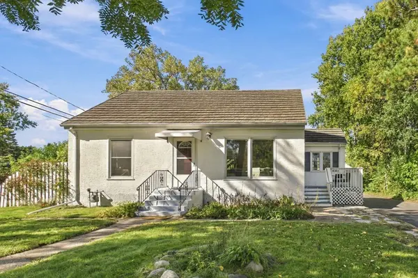 2359 Victoria ST N, Roseville, MN 55113