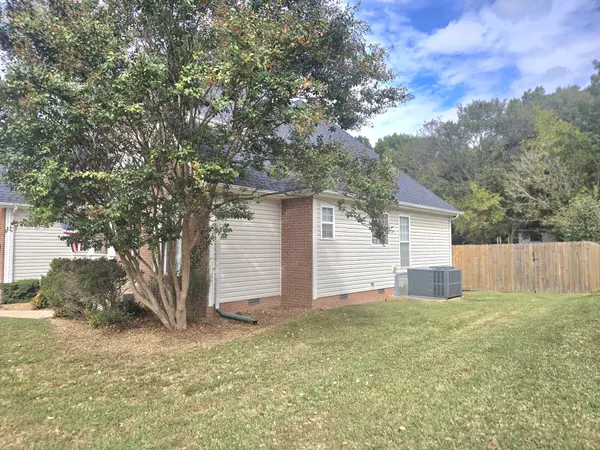 4413 Taylor Hall Ln, Adams, TN 37010