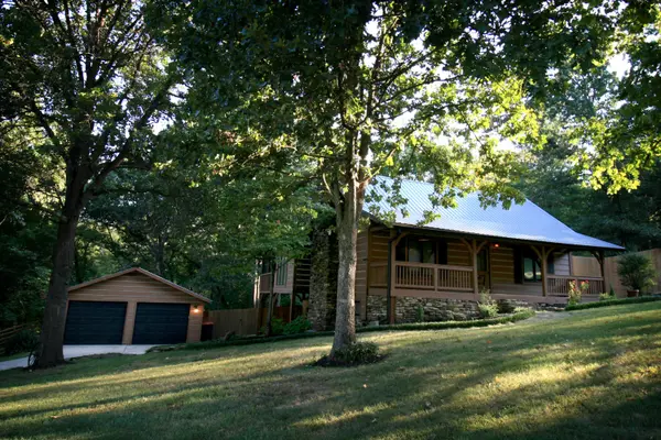 1446 S Oak Hill CT, Nixa, MO 65714