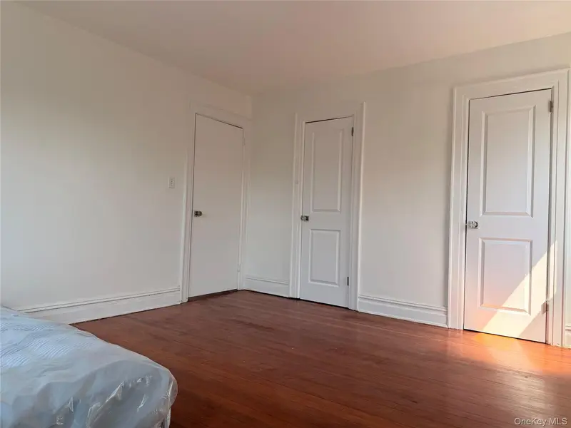 218-35 appt A 104th AVE, Queens Village, NY 11429
