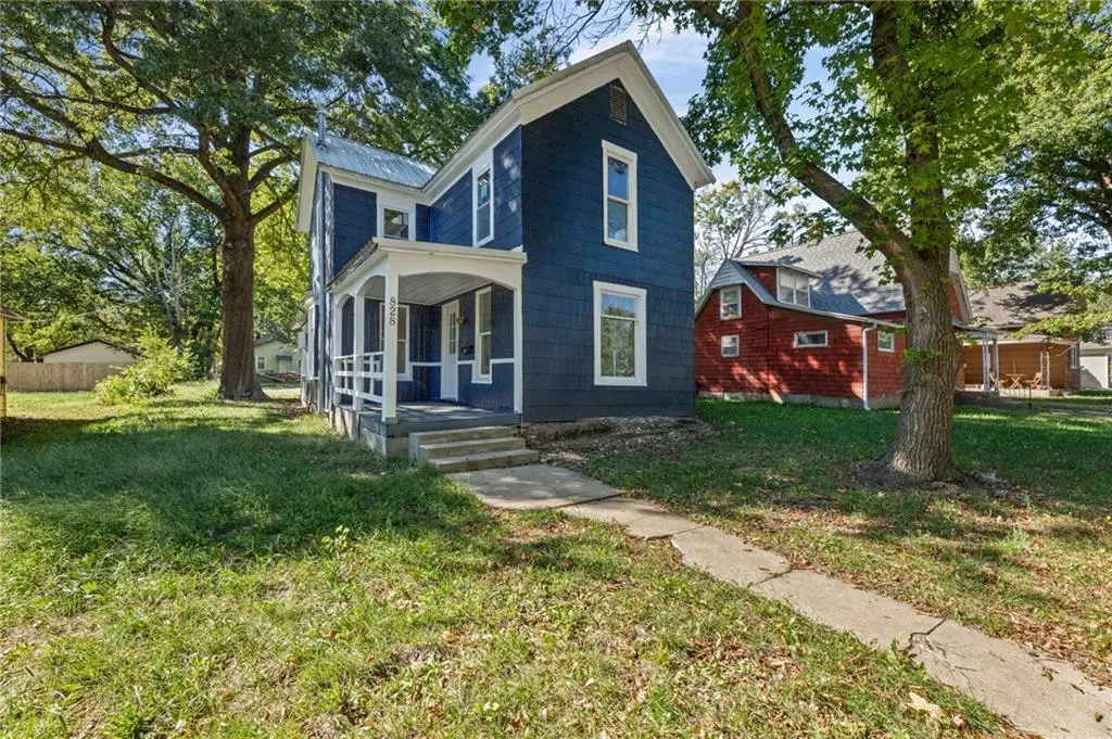828 N Jefferson AVE, Iola, KS 66749