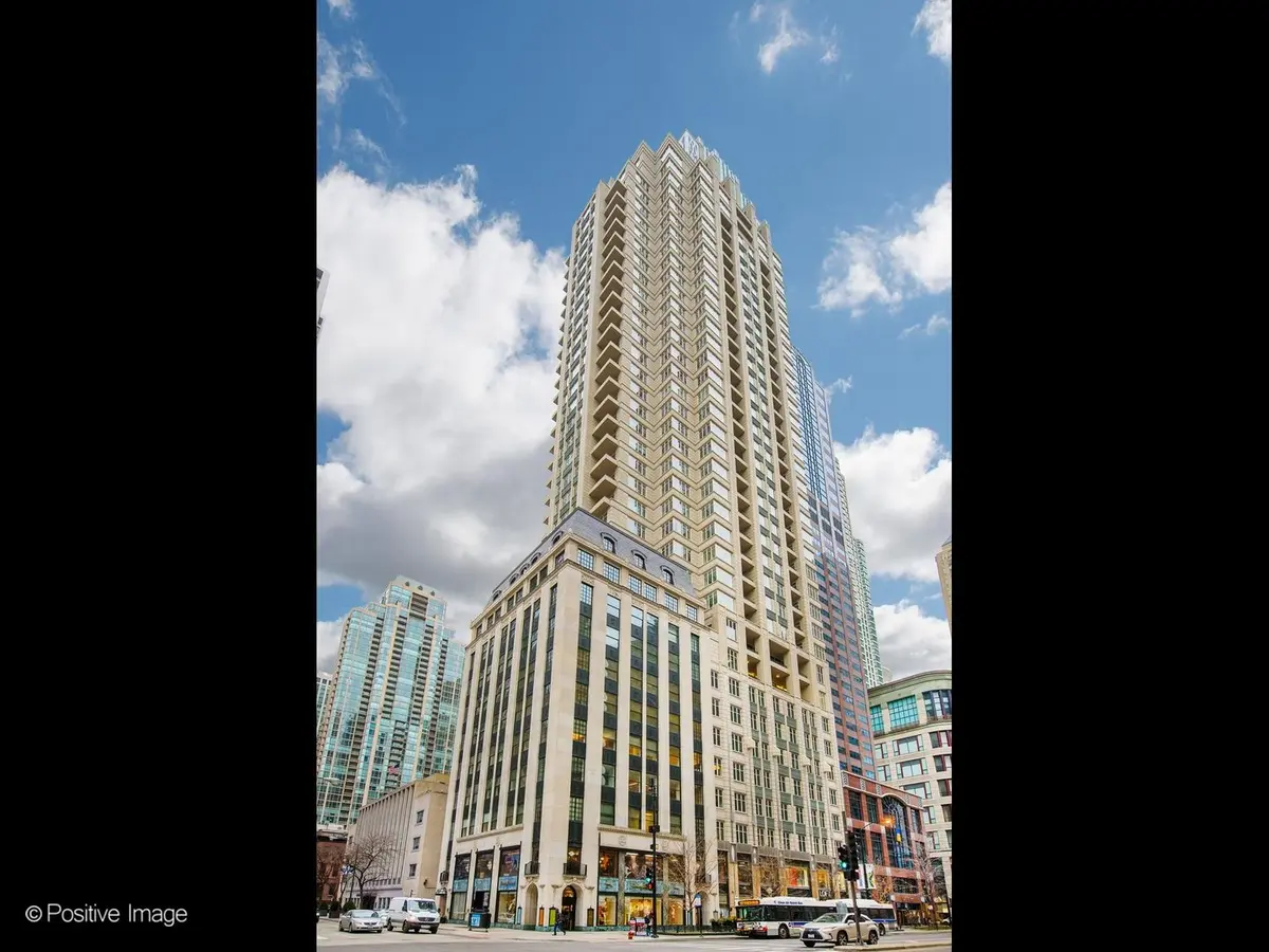 118 E ERIE ST #20D, Chicago, IL 60611