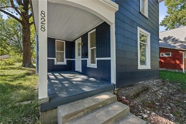 828 N Jefferson AVE, Iola, KS 66749