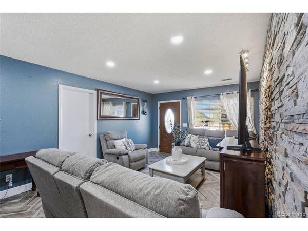 15780 E 48th, Denver, CO 80239