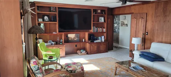 5108 BRITTANY DR S #1008, St Petersburg, FL 33715