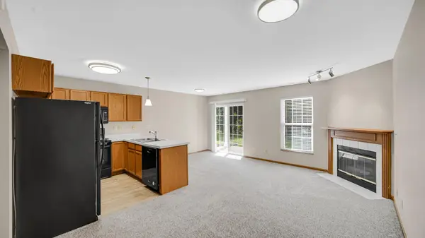 967 Misty Glen DR, Valparaiso, IN 46385