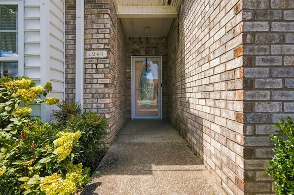 243 Meandering Dr, Lebanon, TN 37090