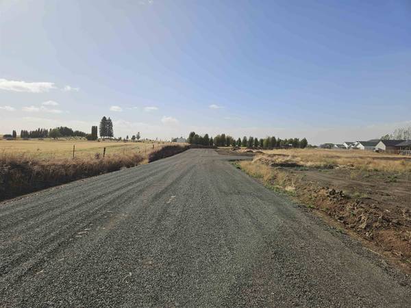 520 E Devisadero St, Reardan, WA 99029