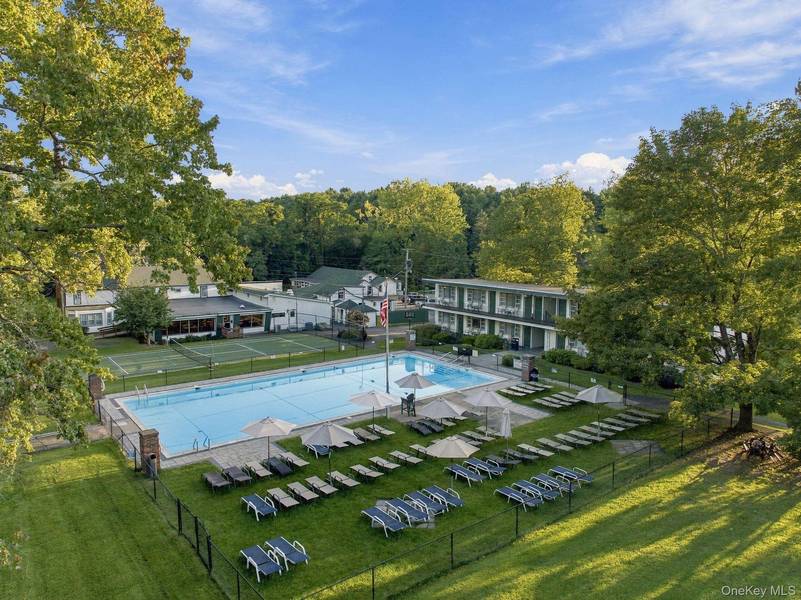 77 Johnny Cake LN, Greenville, NY 12083