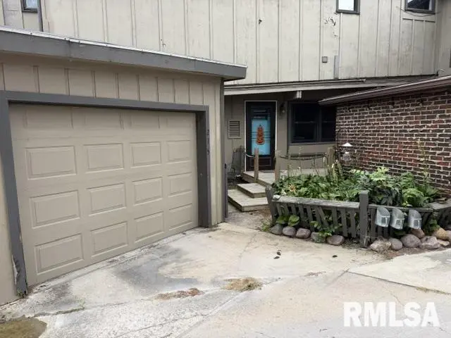 6600 S 6TH ST #215, Springfield, IL 62703