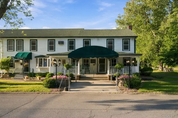 77 Johnny Cake LN, Greenville, NY 12083