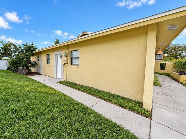 902 W SHANNON CT, Venice, FL 34293