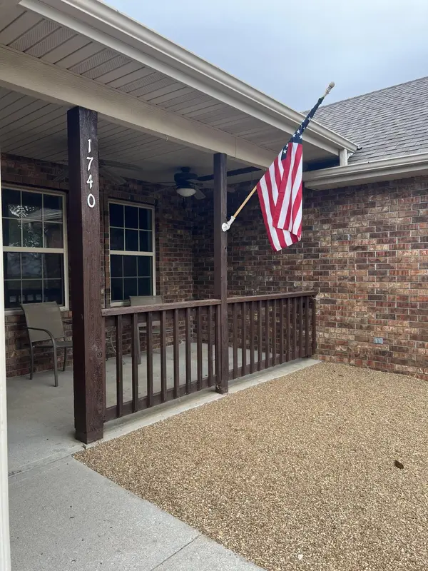 1740 S Village Lane, Bolivar, MO 65613
