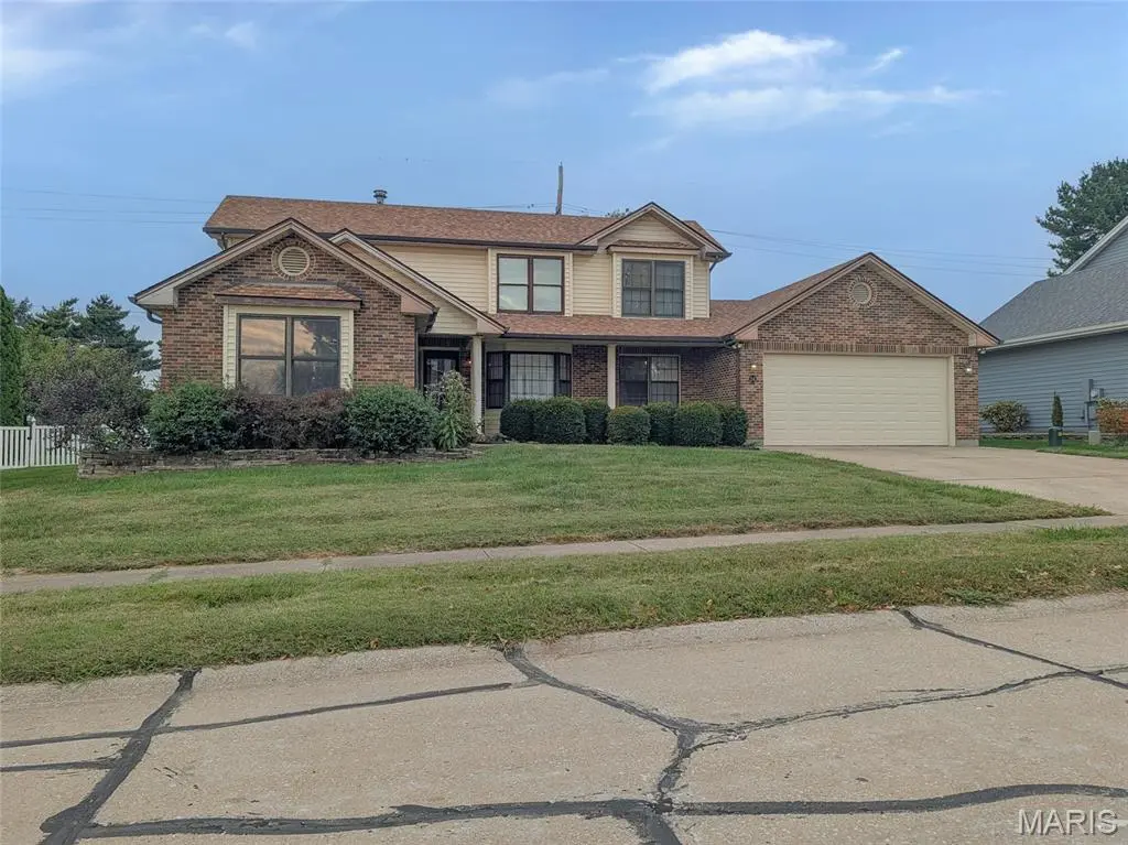 24 Huntington Pkwy, St Charles, MO 63301