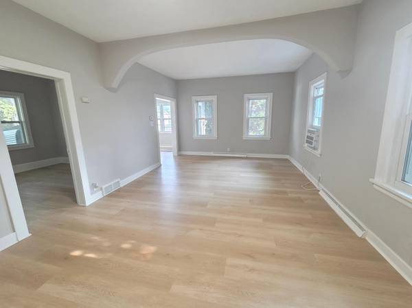712 Maple ST W, Stillwater, MN 55082