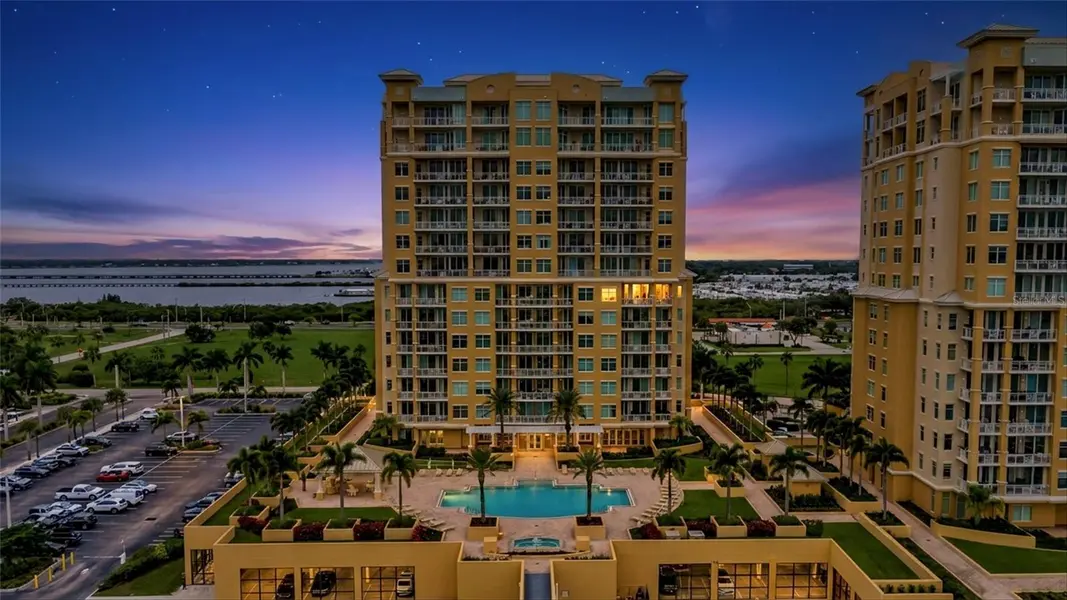 130 RIVIERA DUNES WAY #701, Palmetto, FL 34221