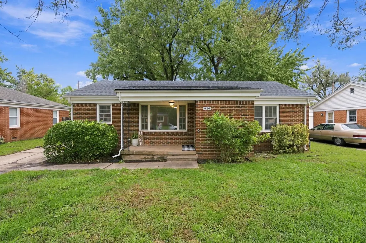 420 N Hillcrest Ave, Haysville, KS 67060