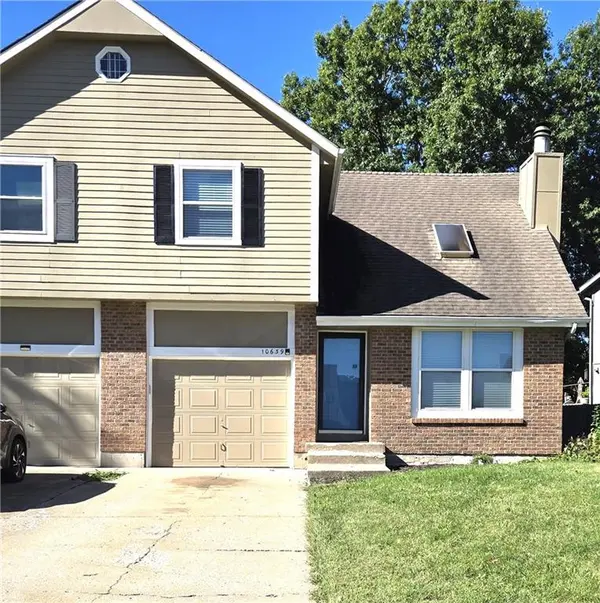 10639 W 115th ST, Overland Park, KS 66210