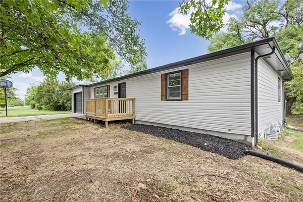 Woodland DR, Columbia, MO 65202