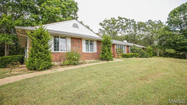 12901 Mohawk Drive, De Soto, MO 63023
